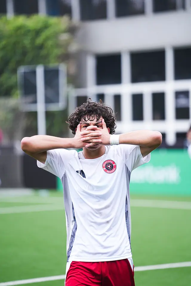 Jose Segura first tournament with Peru, match vs Millonarios, batman pose celebration after scoring a goal
