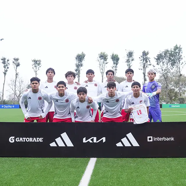 Jose Segura first tournament with Peru, match vs Millonarios, pre-game team picture